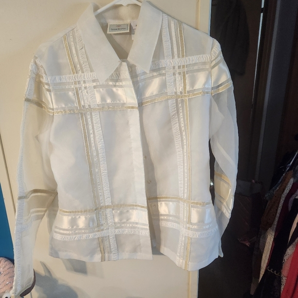 Meet your Posher, Debby, aka Dare 2 Dazzle, LLC - Picture 10 of 16